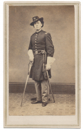 CDV VERY NICE FULL STANDING VIEW OF A NEW YORK ARTILLERY 1ST LIEUTANENT 