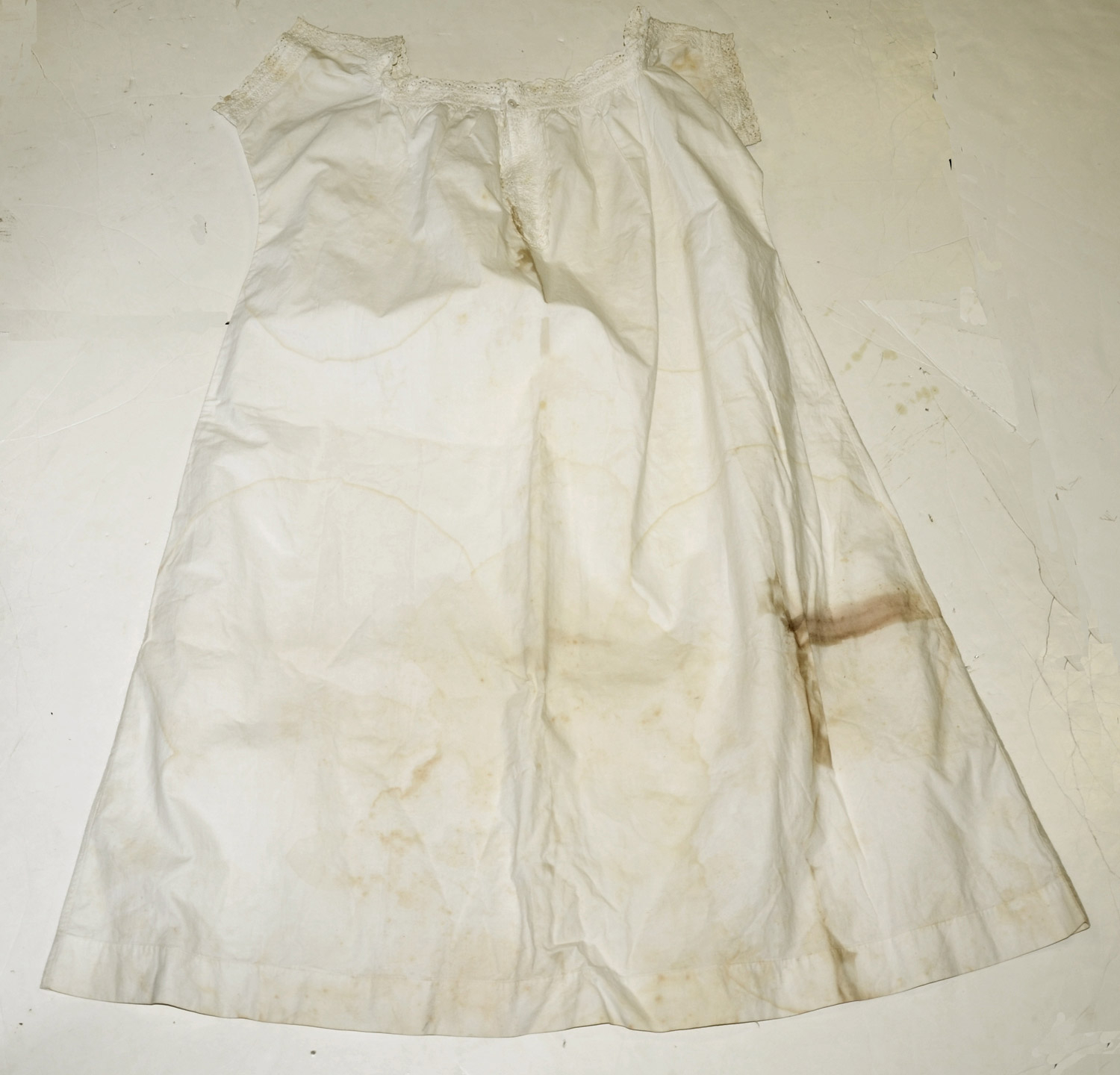 WHITE COTTON CHEMISE C. 1863-1868