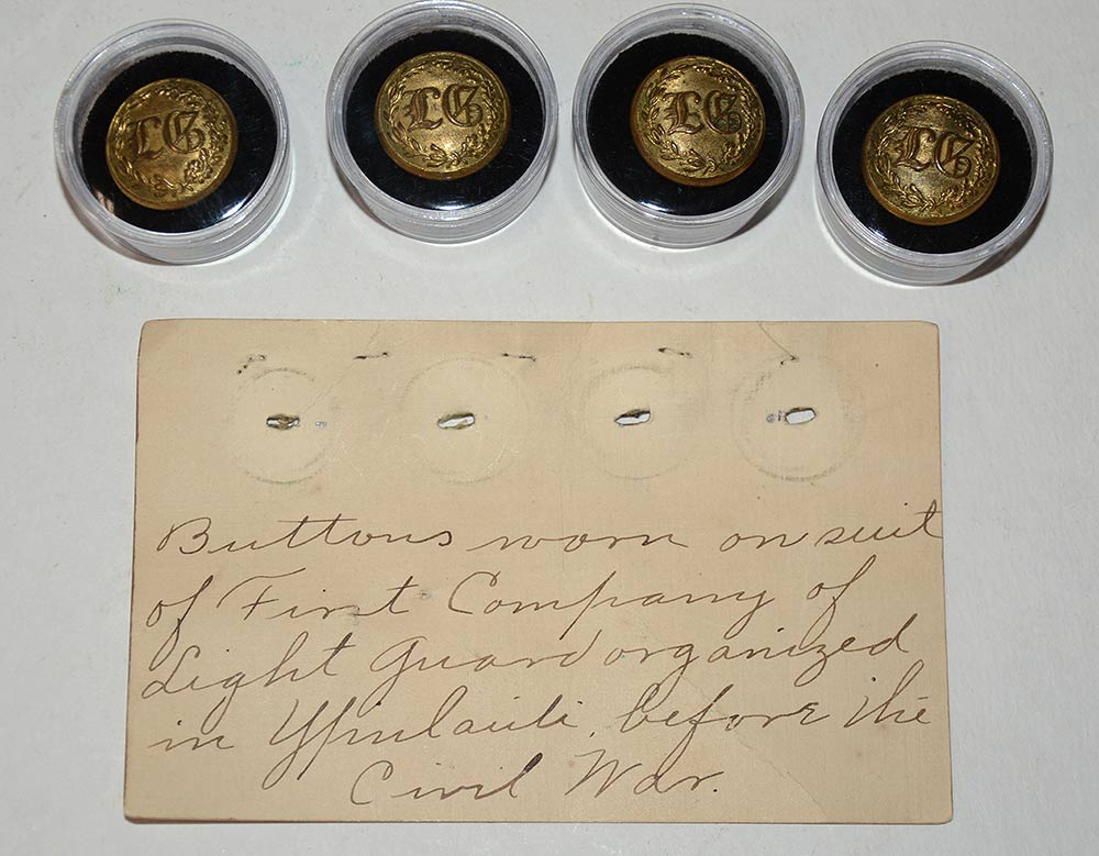 SELECTION OF DETROIT LIGHT GUARD BUTTONS