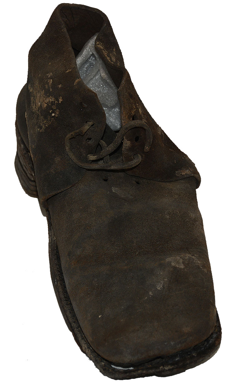 SCARCE CIVIL WAR ARMY ISSUE SHOE, A.K.A. BROGAN OR BOOTTEE