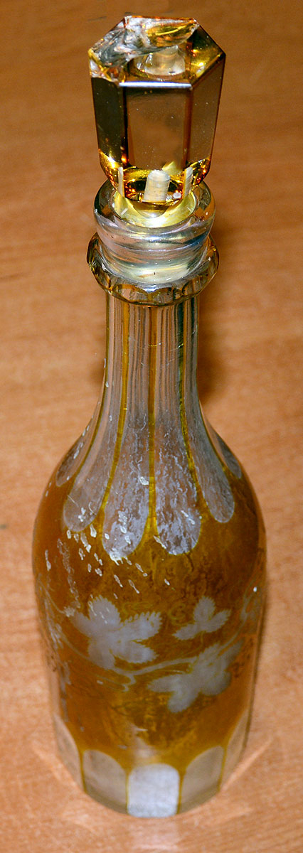 19th CENTURY BOHEMIAN AMBER FLASHED CUT TO CLEAR DECANTER