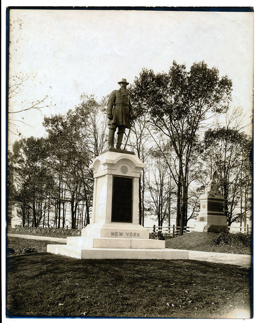 TIPTON GETTYSBURG PHOTO – GENERAL ROBINSON MONUMENT