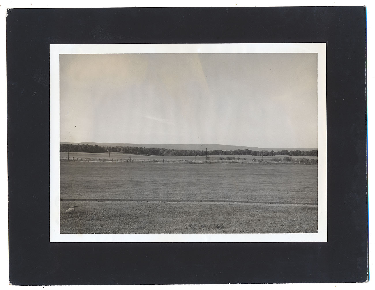 UNKOWN ANTIQUE GETTYSBURG TOURIST PHOTO – TAKEN FROM THE ANGLE LOOKING WEST