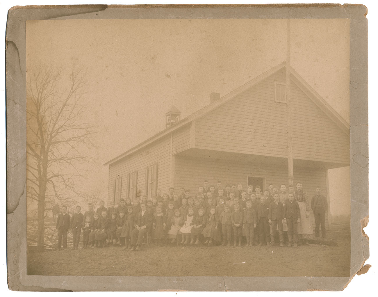 MOUNTED MUMPER GETTYSBURG PHOTO – SCHOOLHOUSE WITH POSING CHILDREN