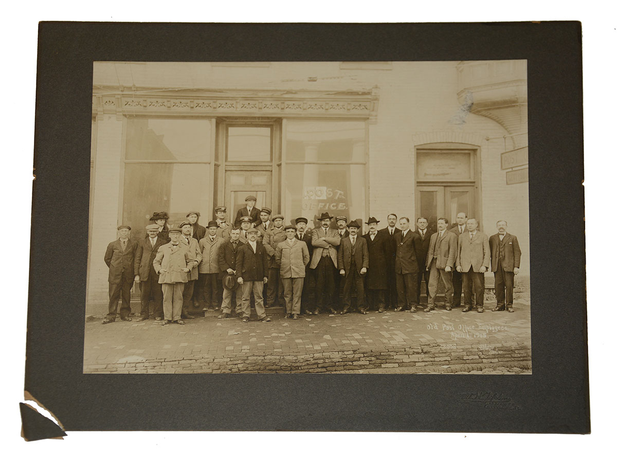 LARGE, EARLY TIPTON MOUNTED GETTYSBURG PHOTO – POST OFFICE WORKERS, 1913