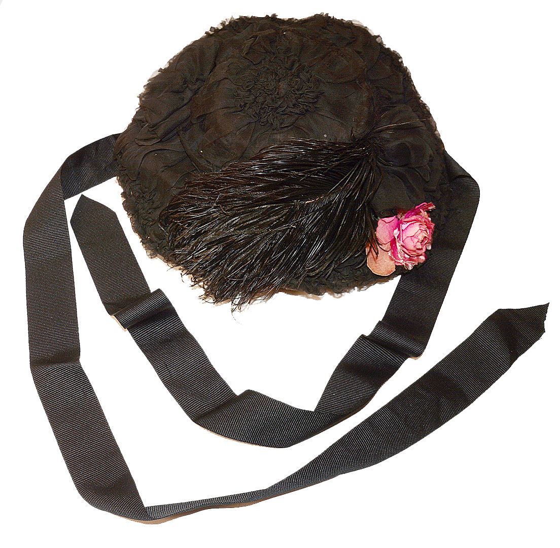 C1880’S STUNNING WOMAN’S HAT OF BLACK SILK CHIFFON