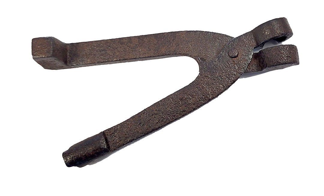 IRON PISTOL BALL MOLD WITH TOOLS ON HANDLES